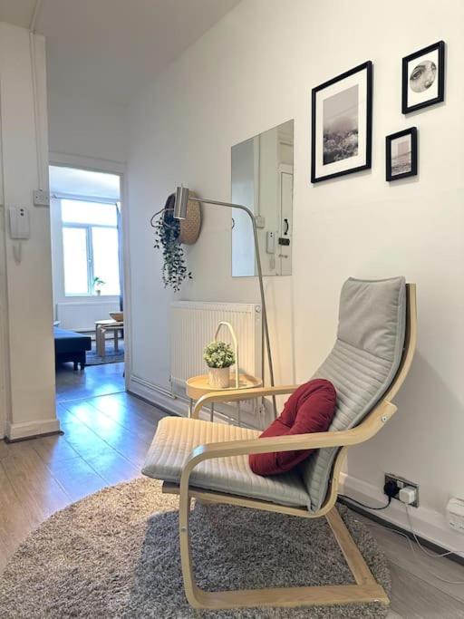 Apartment Stunning 2-bed Near London.