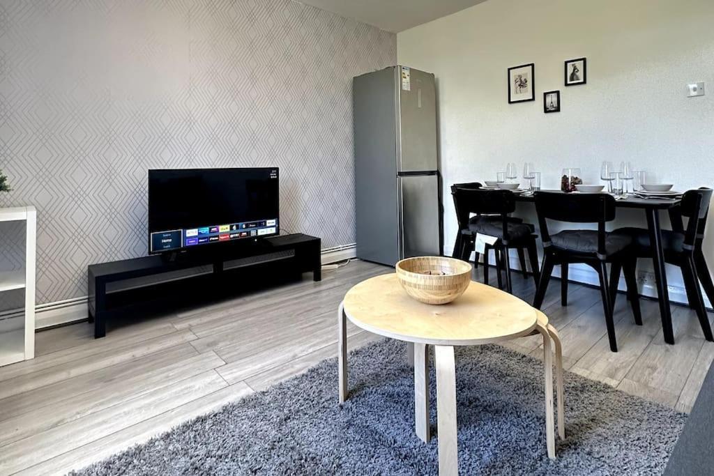 Apartment Stunning 2-bed Near London.