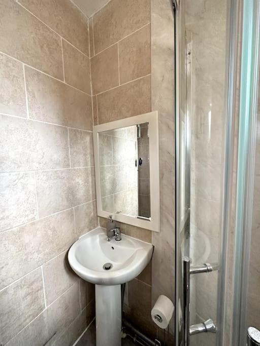 Stunning 2-bed Near London. Appartamento