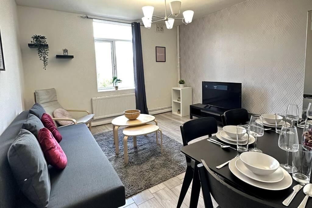 Stunning 2-bed Near London. Appartamento Londra
